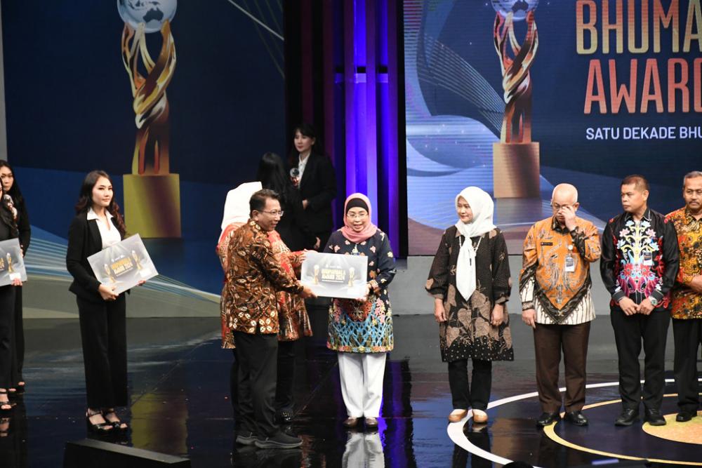 Unggul dalam Pemanfaatan Informasi Geospasial, Pemkab Batang Raih Bhumandala Award 2024